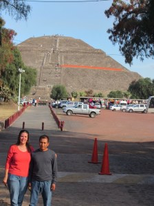 Esther & Sebastion @ Teotihaucan