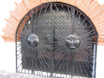 Comedy & Tragedy gate