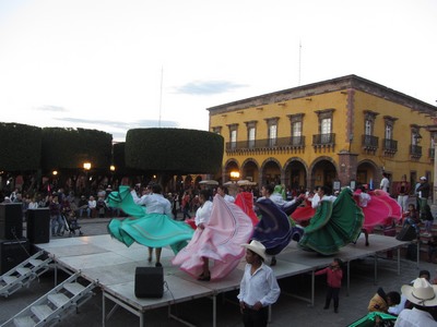 Mexican dancers, Jardin, San Miguel de Allende, Mexico