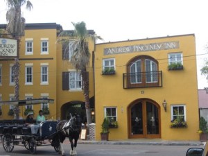 Niche hotel and horse drawn carriage, Charleston, South Carolina