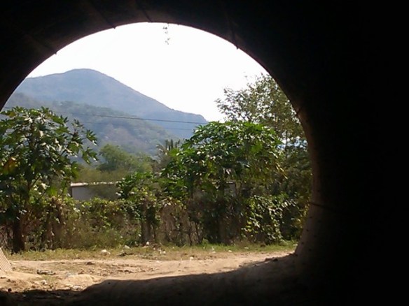 tunnel entrance, El Ocotito, Mexico
